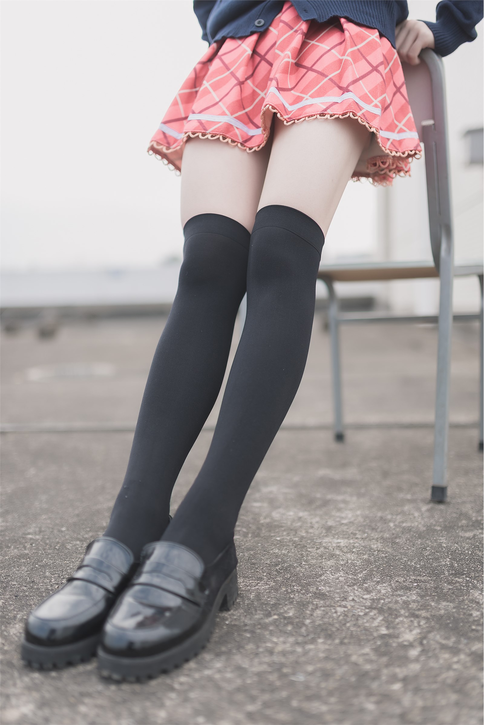 Rabbit playing over knee socks(28)